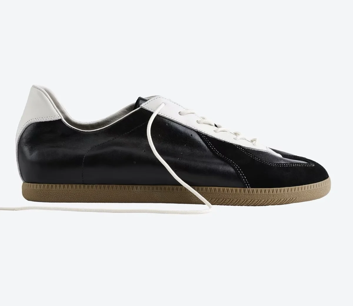 Women Sports Sneakers – Stylish, Lightweight, Breathable Shoes for Gym and Outdoor Activities DG0227
Women Sports Sneakers – Stylish, Lightweight, Breathable Shoes for Gym and Outdoor Activities DG0227