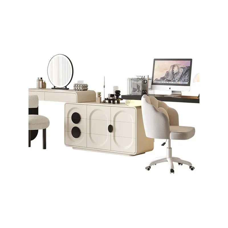 Комод из массива дерева для главной спальни, кремового цвета, в современном минималистичном стиле.
Комод из массива дерева для главной спальни, кремового цвета, в современном минималистичном стиле.