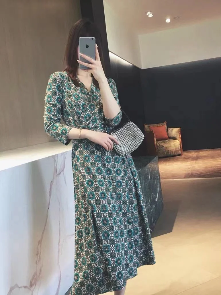 Summer New Vintage Ethnic Print V-neck Belted Wrap Elegant Dress Women's Fashionable Loose Waist Knitted Polyester Dress
Summer New Vintage Ethnic Print V-neck Belted Wrap Elegant Dress Women's Fashionable Loose Waist Knitted Polyester Dress
