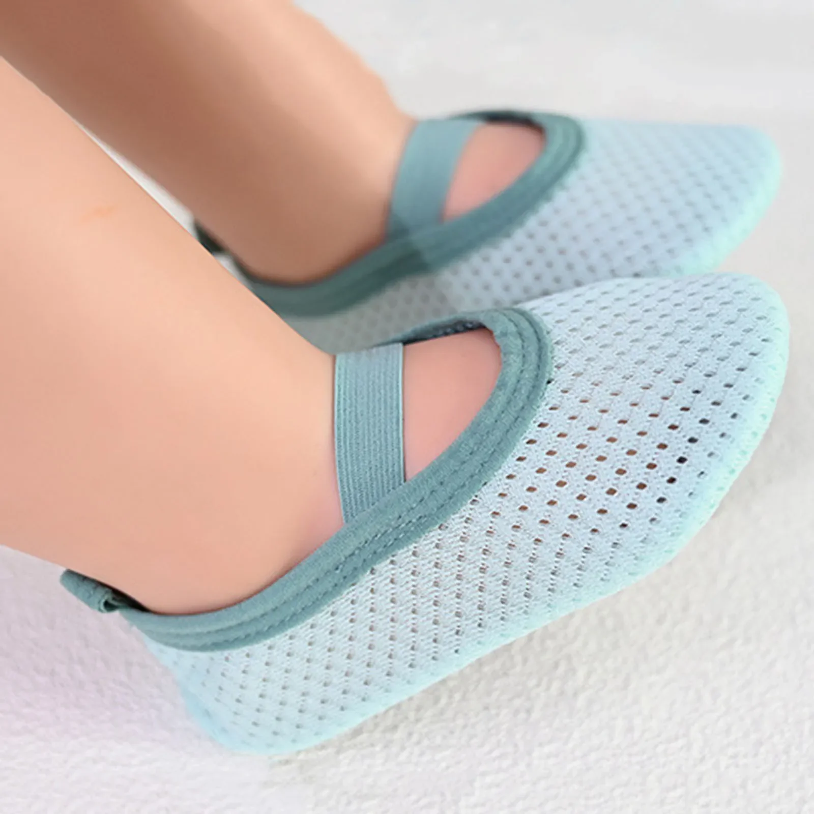 Boy Kids Beach Water Sports Sneakers Children Swimming Aqua Barefoot Shoes Baby Girl Surf Fishing Diving Indoor Outdoor Slippers
Boy Kids Beach Water Sports Sneakers Children Swimming Aqua Barefoot Shoes Baby Girl Surf Fishing Diving Indoor Outdoor Slippers