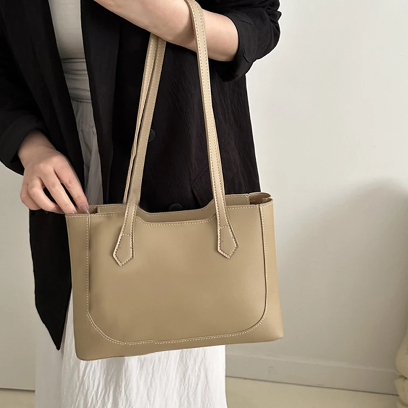 New Shoulder Bag Women's Fashion Commuter Bag Large Capacity Handbag Women's Crossbody Bag
New Shoulder Bag Women's Fashion Commuter Bag Large Capacity Handbag Women's Crossbody Bag