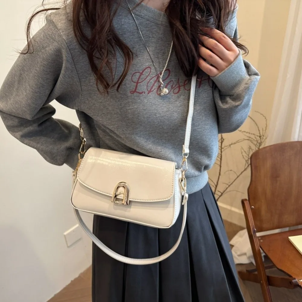 Faionable PU Leather Square Bag Solid Color Comfortable Crossbody Bag Lightweight Underarm Bag Korean Style
Faionable PU Leather Square Bag Solid Color Comfortable Crossbody Bag Lightweight Underarm Bag Korean Style
