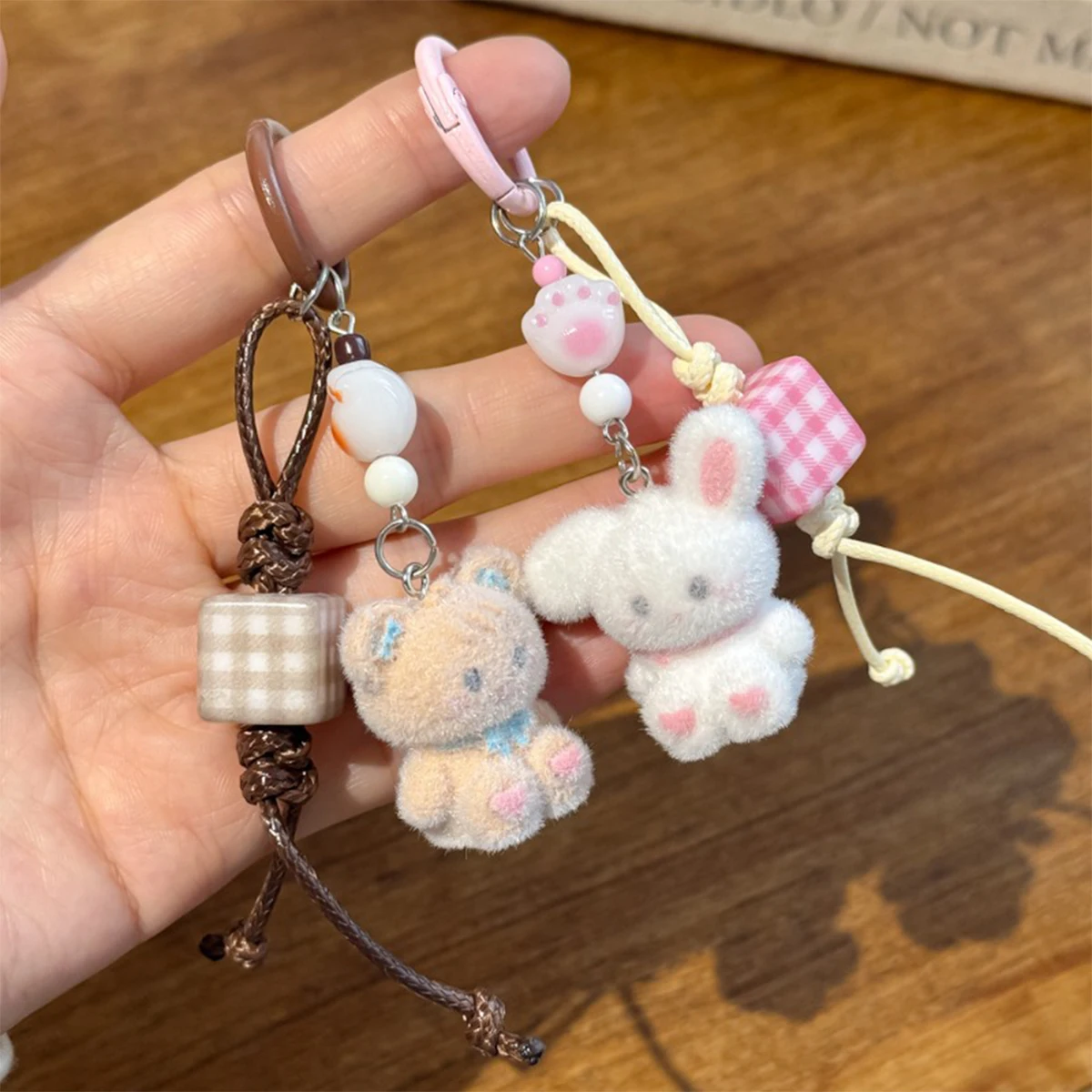 1PCS Rabbit Bear Plush Pendant All-Match Bag Camera Hanging Ornament Easy Mobile Phone Chain CCD Pendant
1PCS Rabbit Bear Plush Pendant All-Match Bag Camera Hanging Ornament Easy Mobile Phone Chain CCD Pendant
