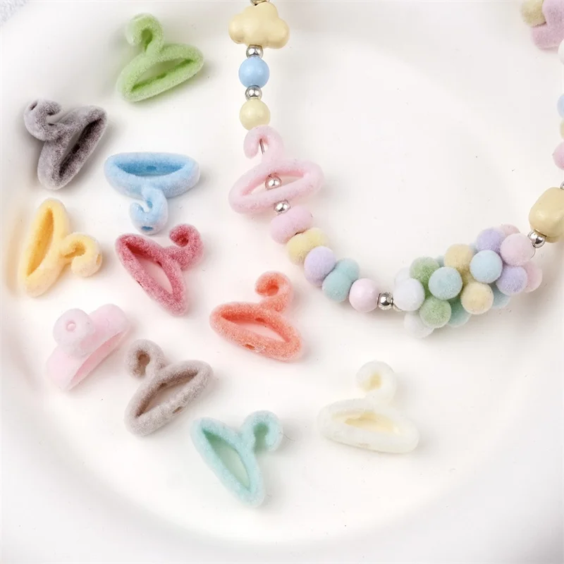 Winter style 100pcs/lot color Flocking effect cartoon clothes hanger shape acrylic beads with hole diy jewelry garment accessory
Winter style 100pcs/lot color Flocking effect cartoon clothes hanger shape acrylic beads with hole diy jewelry garment accessory