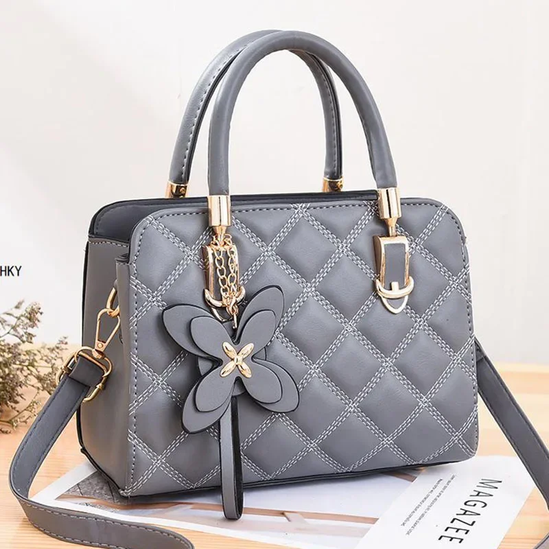 New Women's shoulder Handbags Bag for 2024 women Shopper bag Female luxury designer Korean shoulder crossbody chain bag
New Women's shoulder Handbags Bag for 2024 women Shopper bag Female luxury designer Korean shoulder crossbody chain bag
