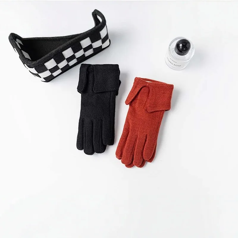 Winter New Breakup Finger Cots, Warm and Thick Windproof and Cold Proof Gloves for Men and Women
Winter New Breakup Finger Cots, Warm and Thick Windproof and Cold Proof Gloves for Men and Women