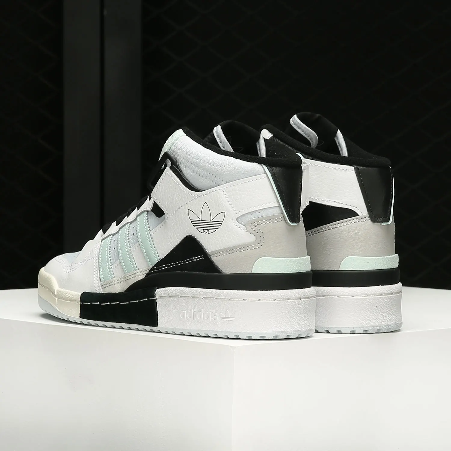 adidas Genuine Forum Exhibit Mid Men's Casual Sneakers GZ5388
adidas Genuine Forum Exhibit Mid Men's Casual Sneakers GZ5388