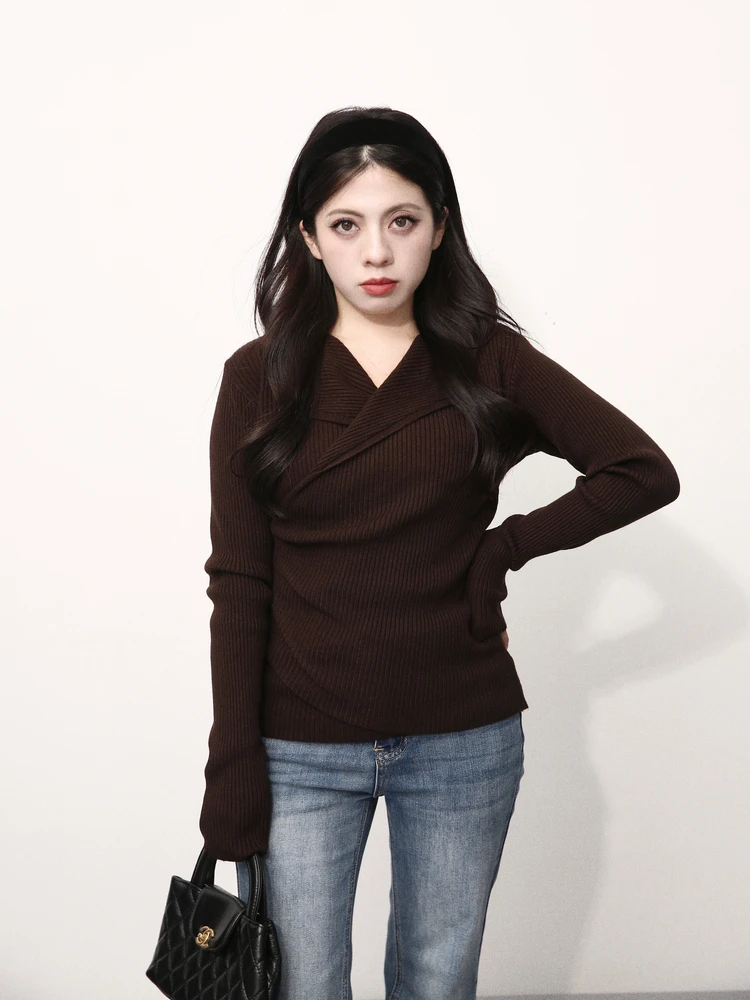 Женский свитер с V-образным вырезом и широкими рукавами, вязаный, облегающий, осенне-зимний, удобный, дышащий, модный, для повседневной носки
Женский свитер с V-образным вырезом и широкими рукавами, вязаный, облегающий, осенне-зимний, удобный, дышащий, модный, для повседневной носки