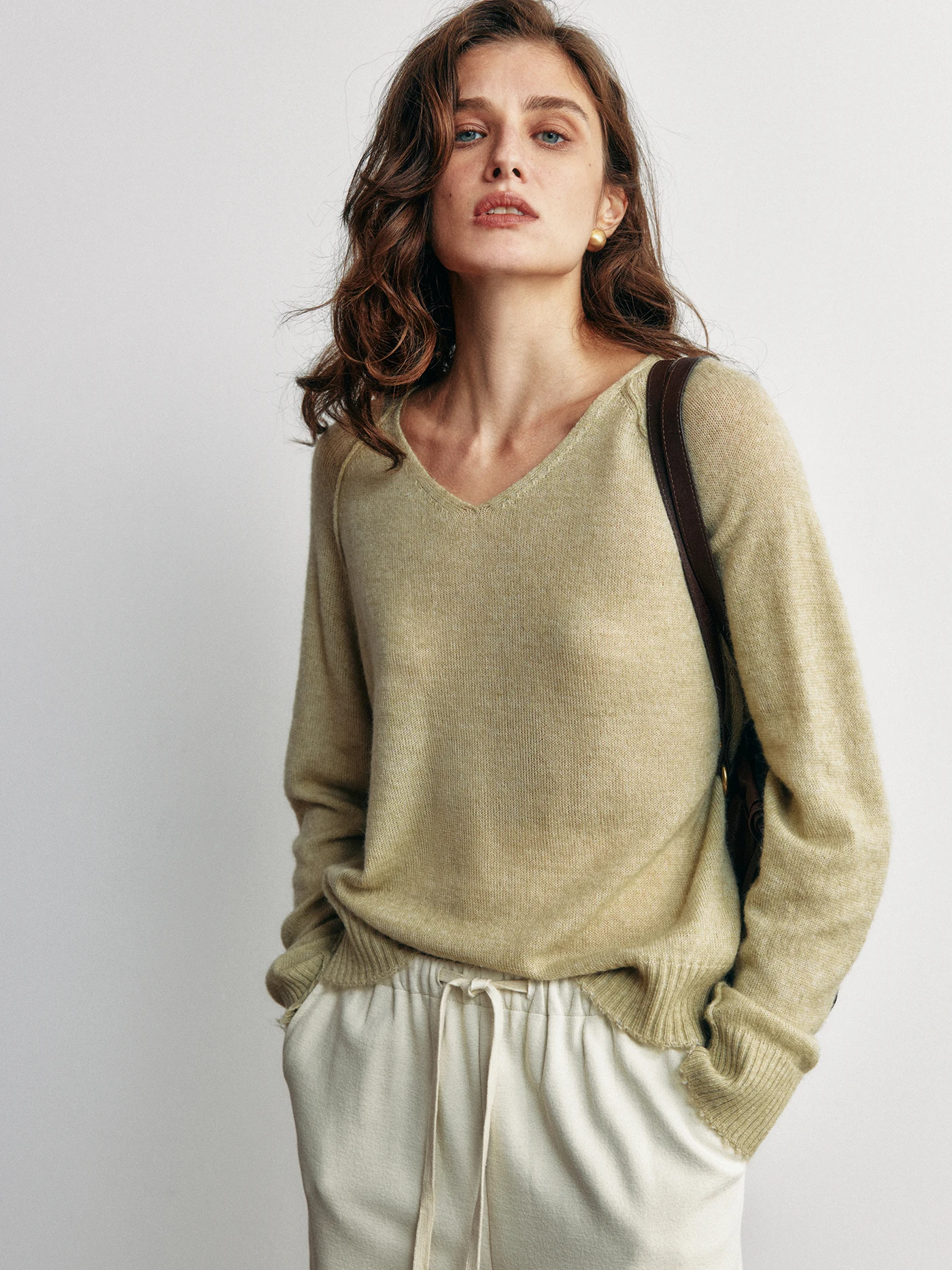 Мягкий трикотаж из шерсти альпаки Naked Sensation Cloud V-Ne oulder Sve Commute, повседневный удобный женский топ
Мягкий трикотаж из шерсти альпаки Naked Sensation Cloud V-Ne oulder Sve Commute, повседневный удобный женский топ