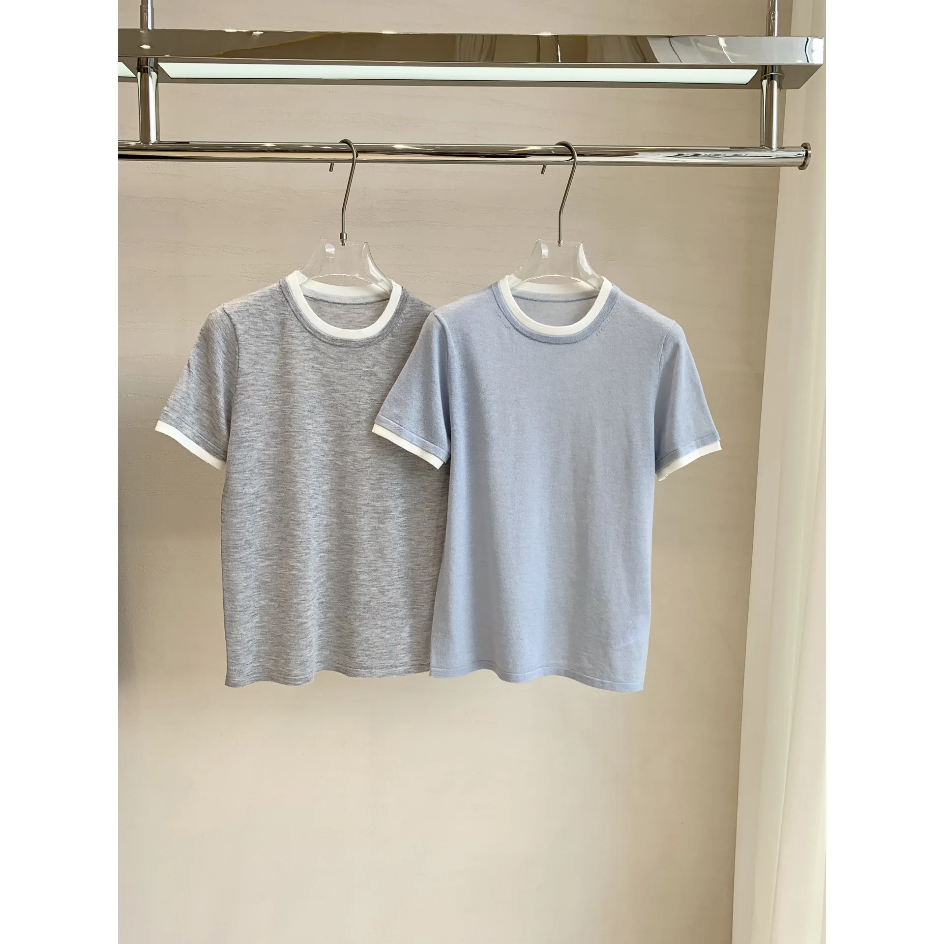 Summer Simple Round Neck Contrast Color Short Sleeve Knitted T-Shirt For Women All-Match Soft Tencel Wool Blend
Summer Simple Round Neck Contrast Color Short Sleeve Knitted T-Shirt For Women All-Match Soft Tencel Wool Blend