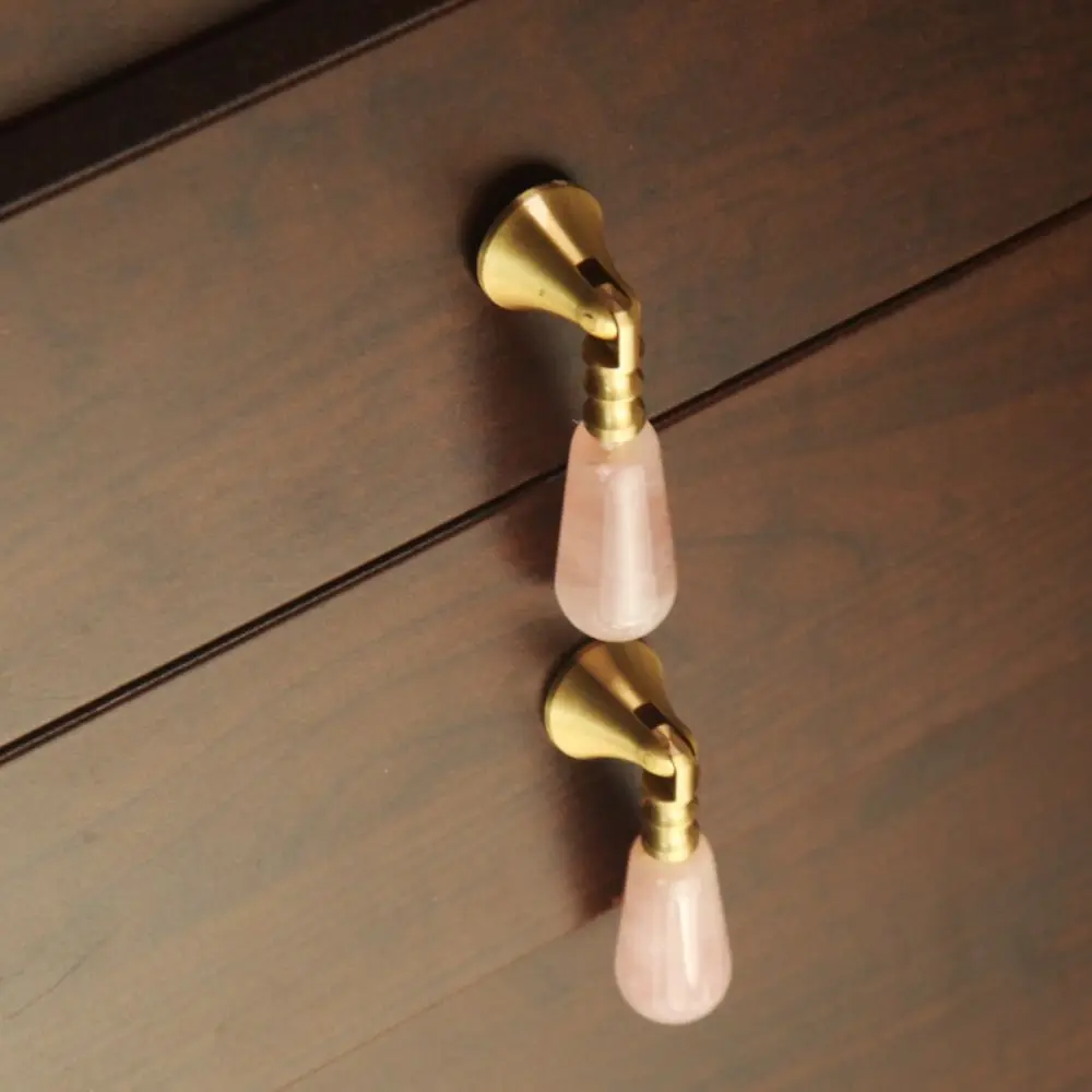 Nordic Style Crystal Pendant Handle Pink Crystal Natural Crystal Cabinet Handles Simple Design Small Size Drawer Knobs
Nordic Style Crystal Pendant Handle Pink Crystal Natural Crystal Cabinet Handles Simple Design Small Size Drawer Knobs