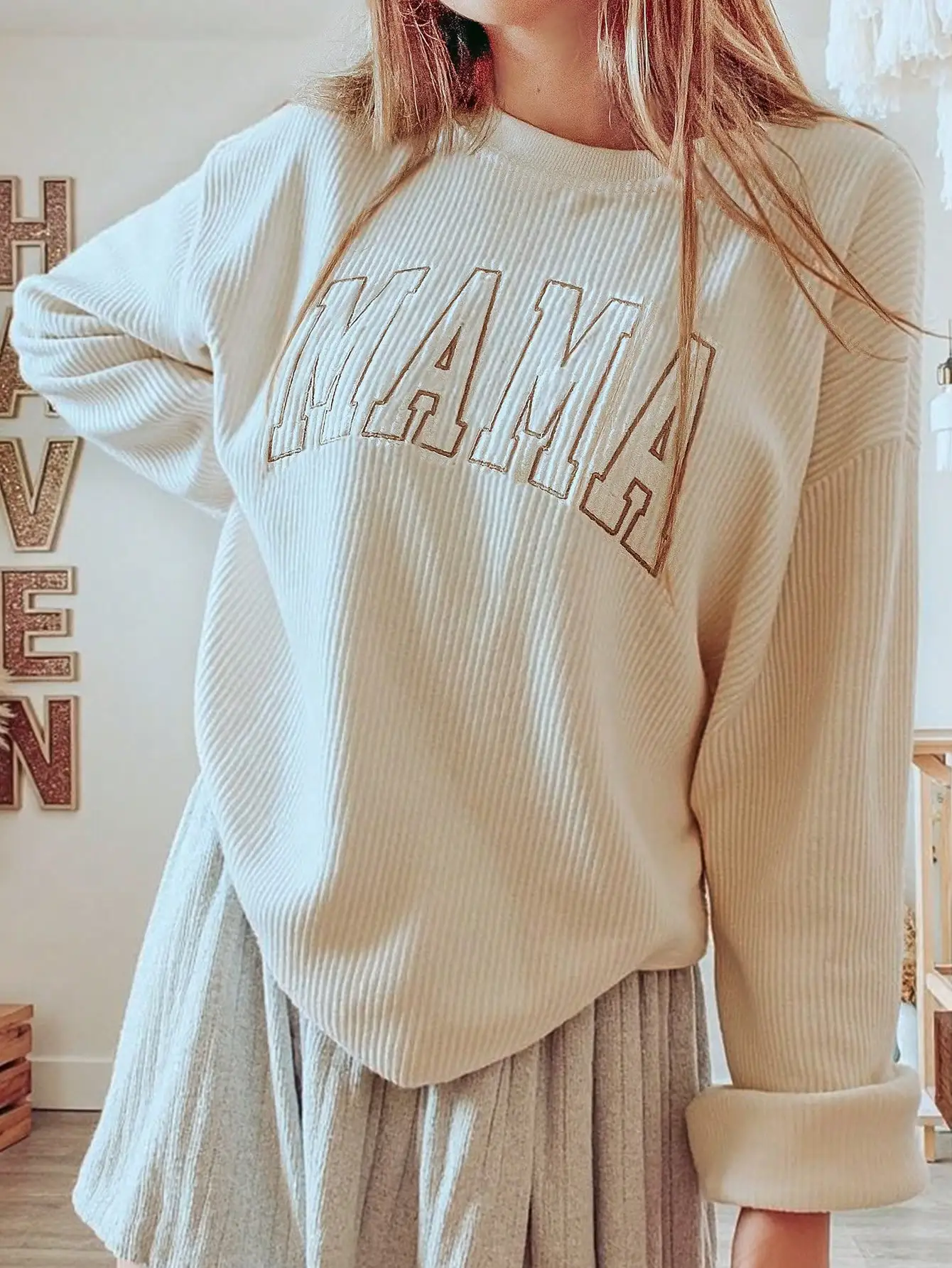 Женская свободная толстовка с вышивкой «МАМА», повседневный пуловер для мамы, учителя, к школе, осень-зима
Женская свободная толстовка с вышивкой «МАМА», повседневный пуловер для мамы, учителя, к школе, осень-зима