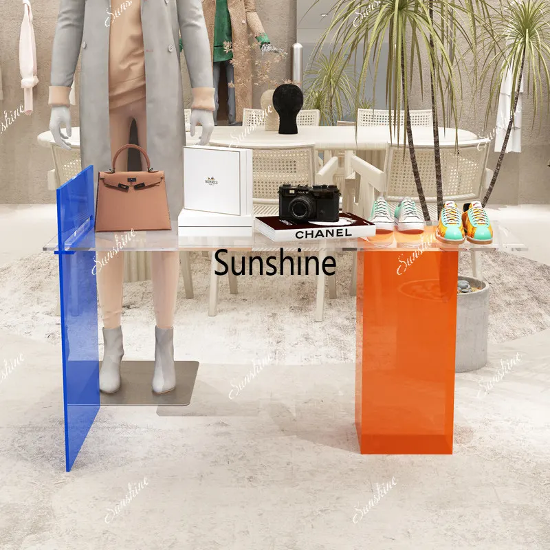 Clothing store Nakajima, water table acrylic display, decorative table
Clothing store Nakajima, water table acrylic display, decorative table