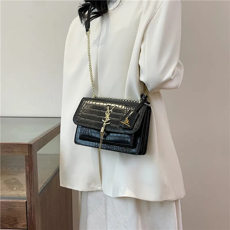 Fashionable Women's Tote Bag, Durable Leather Handbag From Famous Designer Luxury Brand Crossbody Shoulder Bag
Fashionable Women's Tote Bag, Durable Leather Handbag From Famous Designer Luxury Brand Crossbody Shoulder Bag