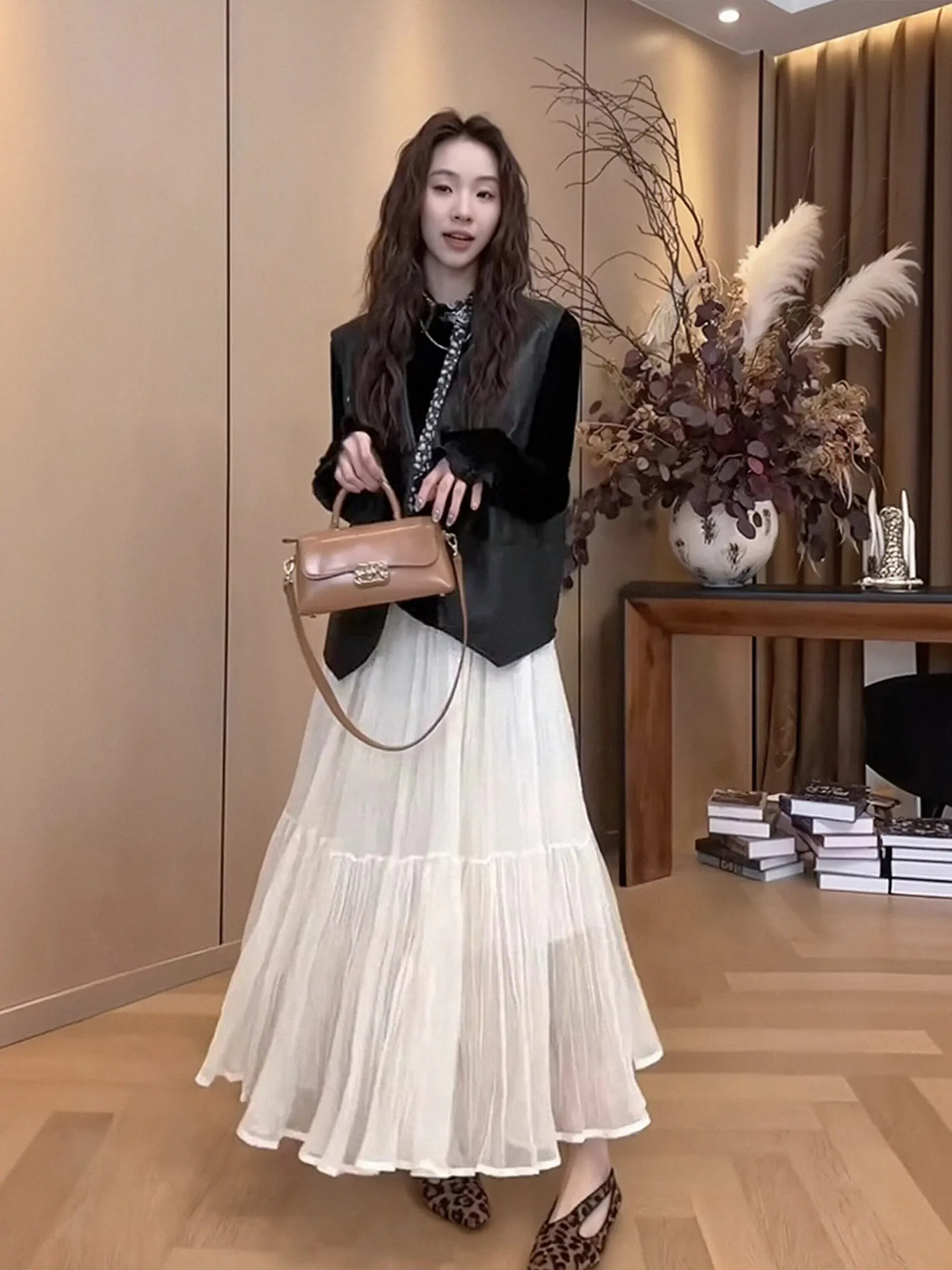 plus Size Women's Spring Fashion Set Casual Style Base Shirt Vest Skirt Three Piece Suite High Waist round Neck Polyester Fabric
plus Size Women's Spring Fashion Set Casual Style Base Shirt Vest Skirt Three Piece Suite High Waist round Neck Polyester Fabric