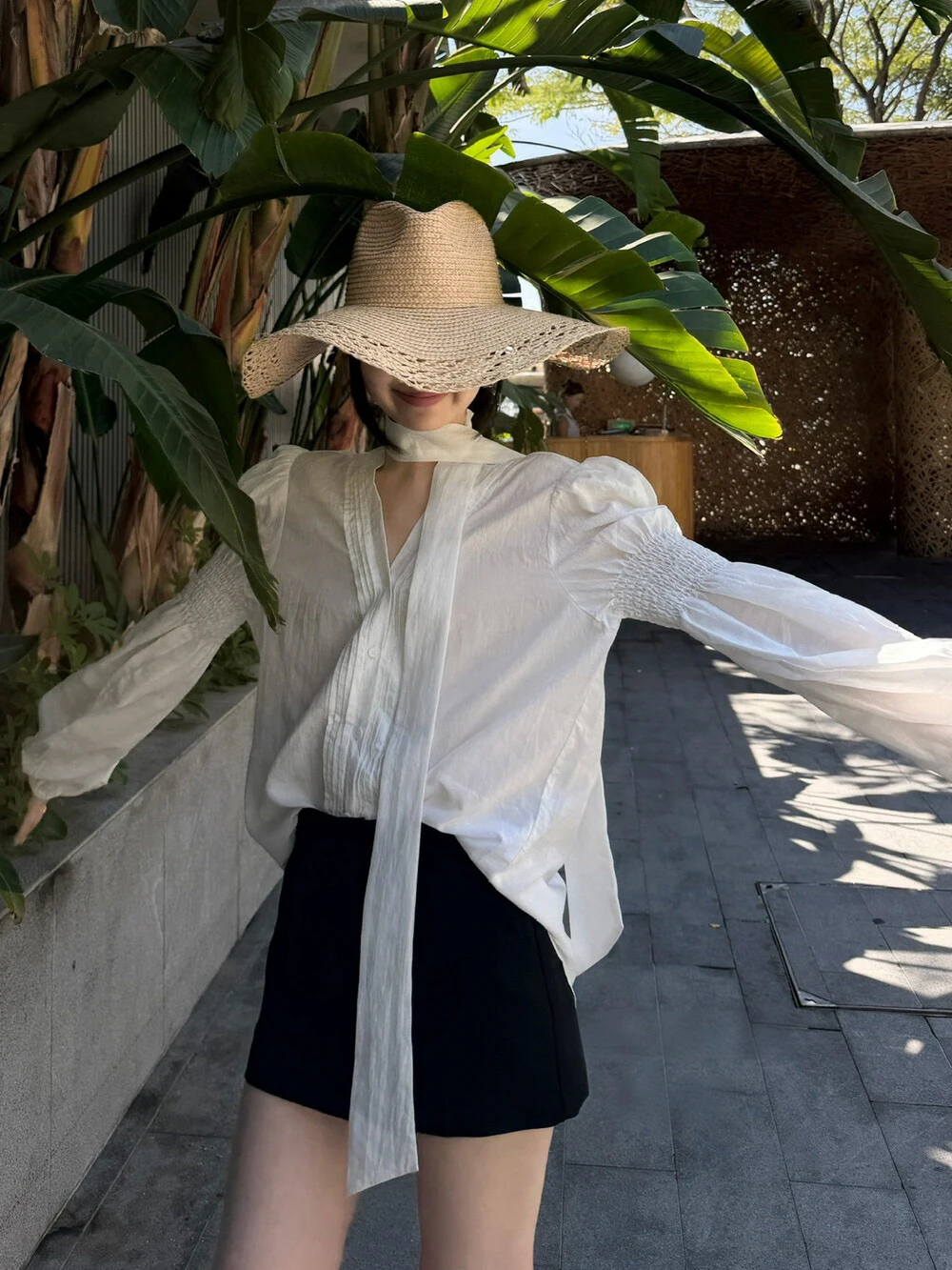 Ele Slimming Silk irt Women's Spring Summer Casual Sle Loose Fit V-Ne Long Sve Folded Detail Top Faionable
Ele Slimming Silk irt Women's Spring Summer Casual Sle Loose Fit V-Ne Long Sve Folded Detail Top Faionable