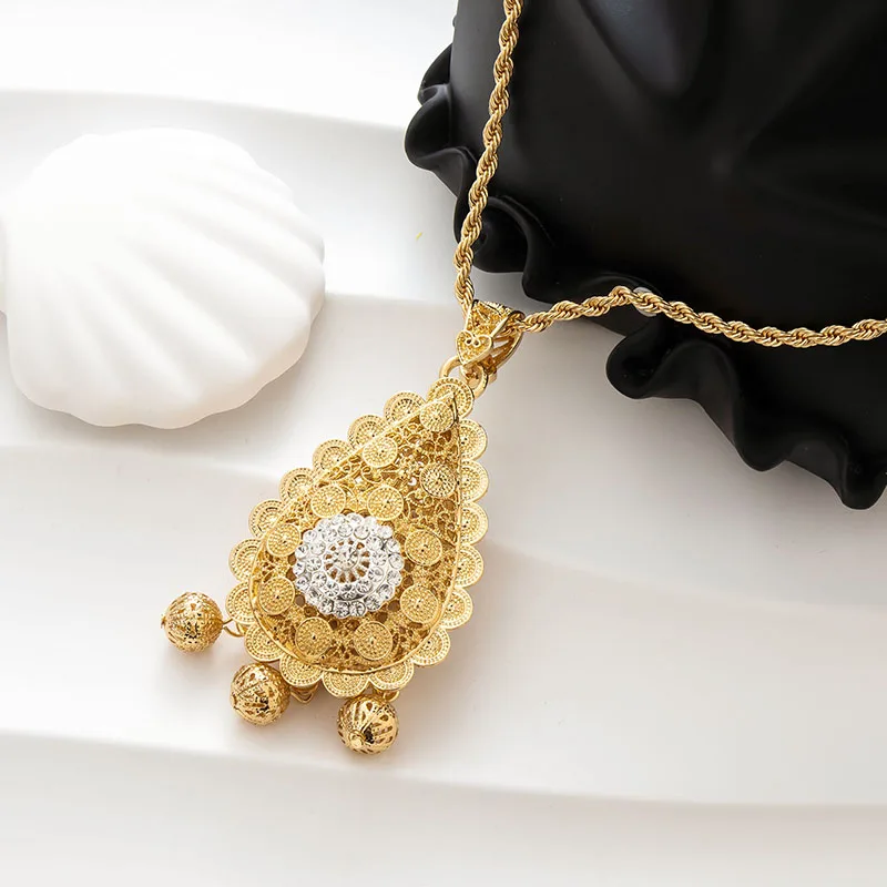 Middle East New Style Double Layer Hollow Ball Tassel Charms for Jewelry Women Jewelry Accessory Suitable for Wedding Long Dress
Middle East New Style Double Layer Hollow Ball Tassel Charms for Jewelry Women Jewelry Accessory Suitable for Wedding Long Dress