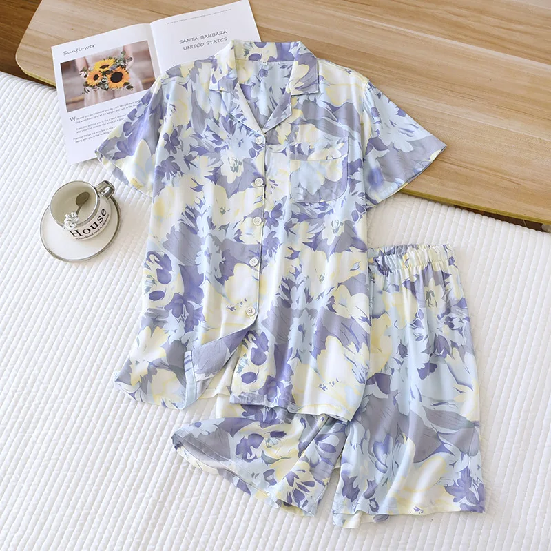 Viscose Elegant Flowers Pajamas for Women Short Sleeve Shorts Plain and Elegant Satin Loungewear Turn-down Collar Sleepwear
Viscose Elegant Flowers Pajamas for Women Short Sleeve Shorts Plain and Elegant Satin Loungewear Turn-down Collar Sleepwear