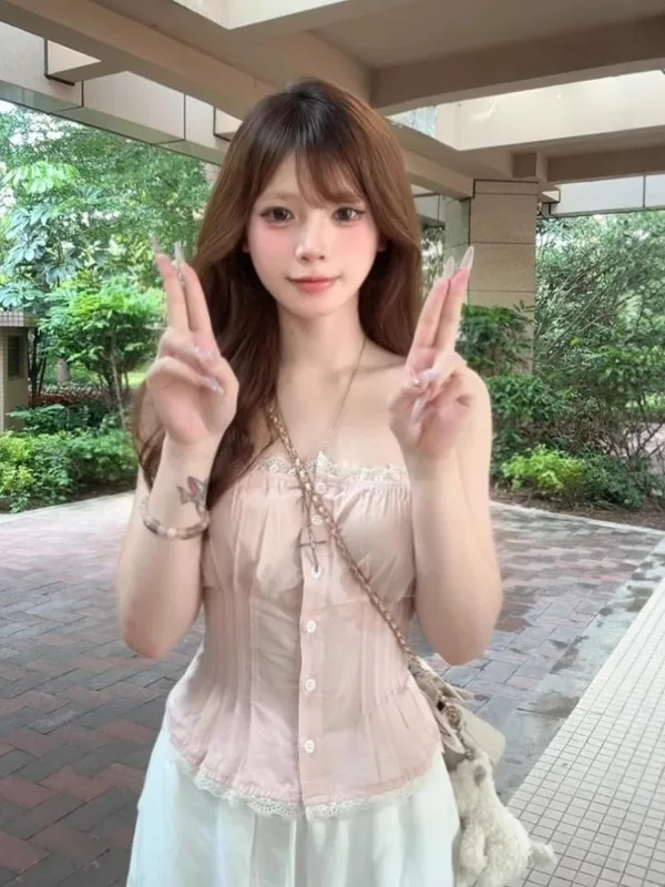Sexy Lace Trim Vest Strap Women's Summer Design Pink Slim Fit Small Top Fashionable Commute Style Button Detail Square Neck
Sexy Lace Trim Vest Strap Women's Summer Design Pink Slim Fit Small Top Fashionable Commute Style Button Detail Square Neck
