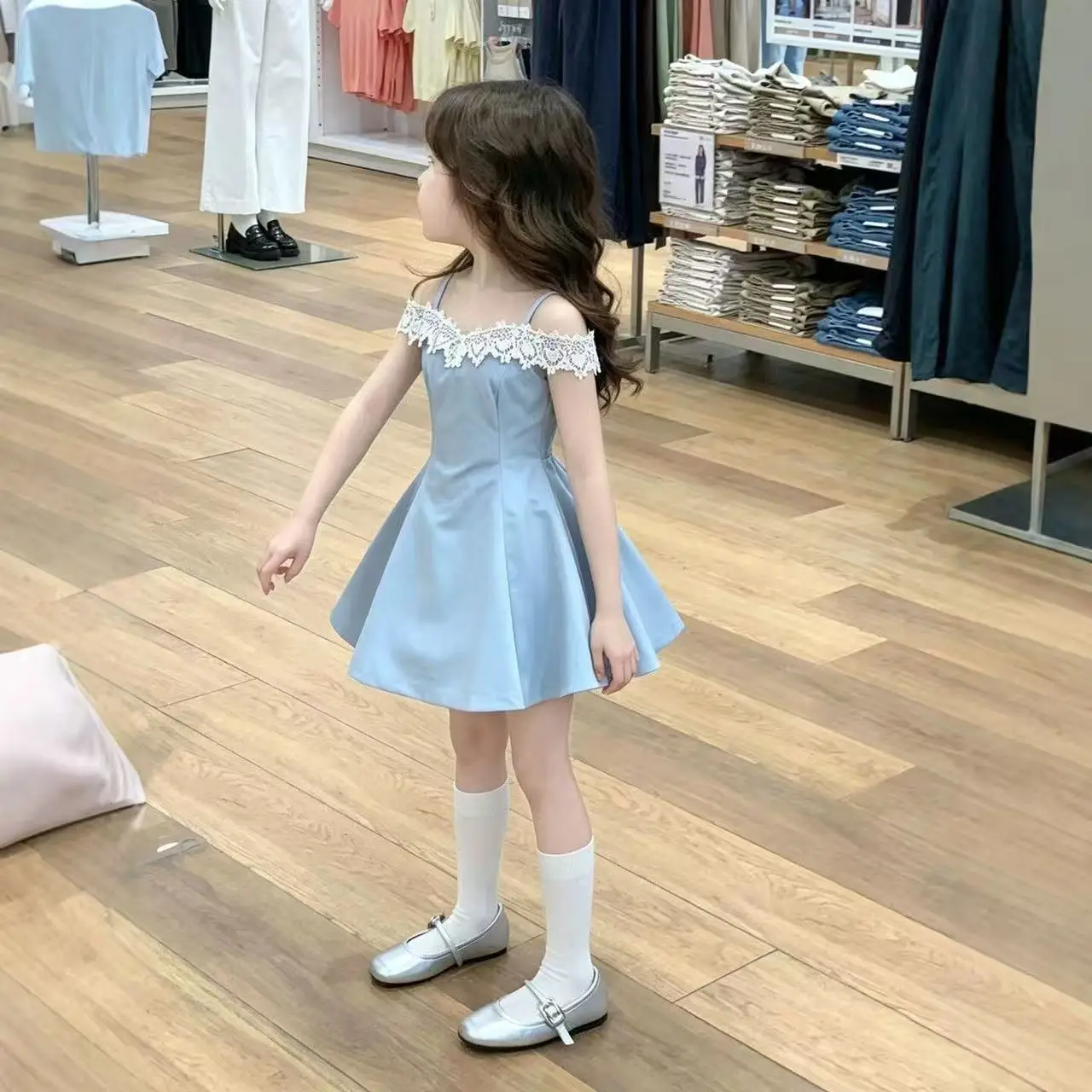 Girls' 2026 Summer New Light Blue Lace One Collar Strap Skirt Children's Fashion Waist Princess Skirt
Girls' 2026 Summer New Light Blue Lace One Collar Strap Skirt Children's Fashion Waist Princess Skirt