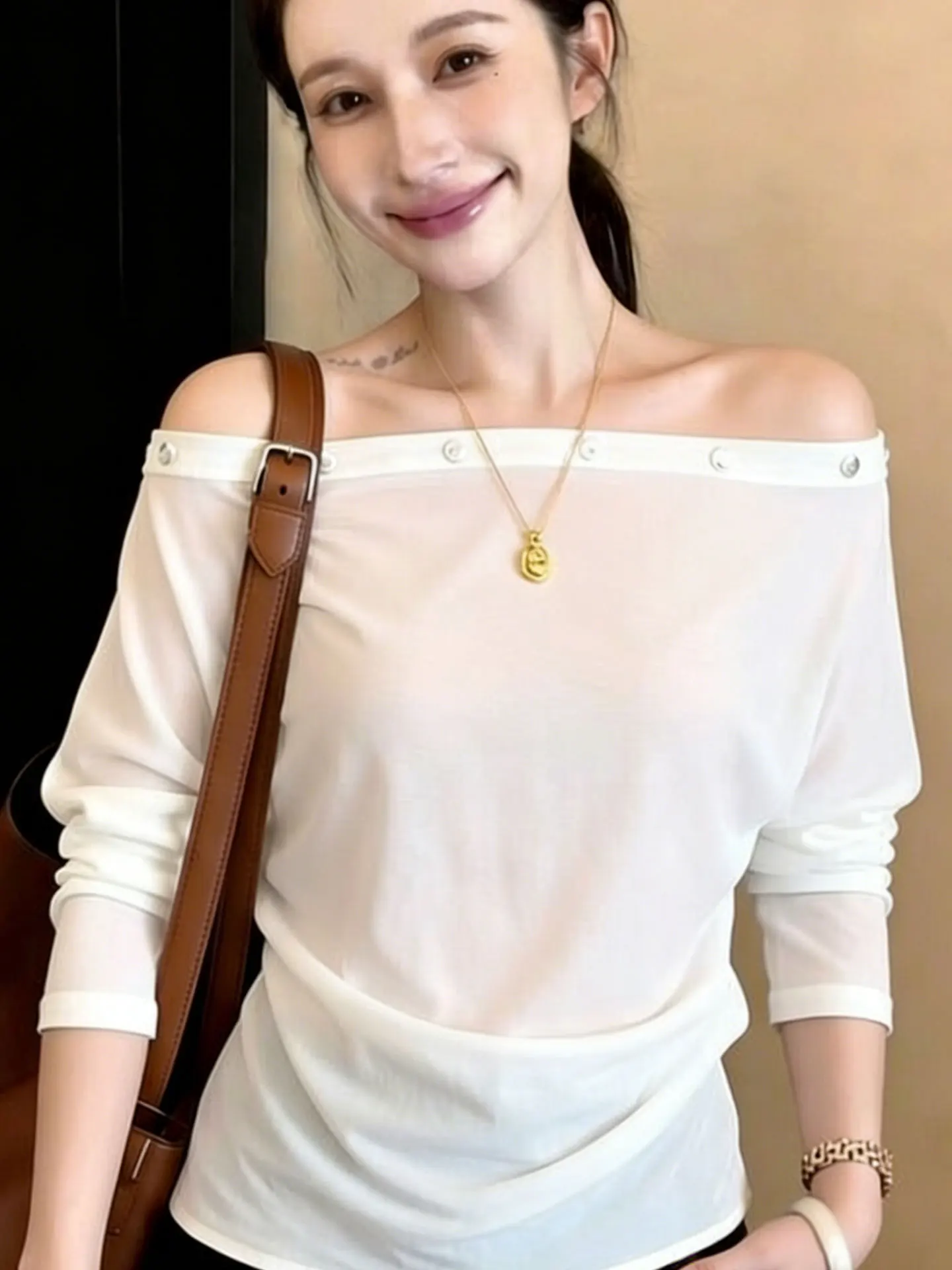 Slimming Effect oulder Bared Long Sve One oulder Neline Spring 2026 High End European Brand Base irt Top
Slimming Effect oulder Bared Long Sve One oulder Neline Spring 2026 High End European Brand Base irt Top