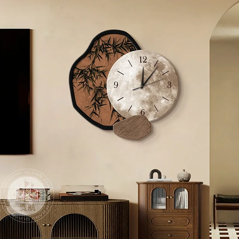 Living room wall clock decorative painting new Chinese art dining room clock hanging painting retro dining table lamp mural
Living room wall clock decorative painting new Chinese art dining room clock hanging painting retro dining table lamp mural