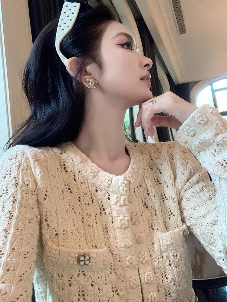 Женский вязаный кардиган с 3D цветочной вышивкой, ранняя осень, новый уникальный красивый топ с вырезами, чайная роза
Женский вязаный кардиган с 3D цветочной вышивкой, ранняя осень, новый уникальный красивый топ с вырезами, чайная роза