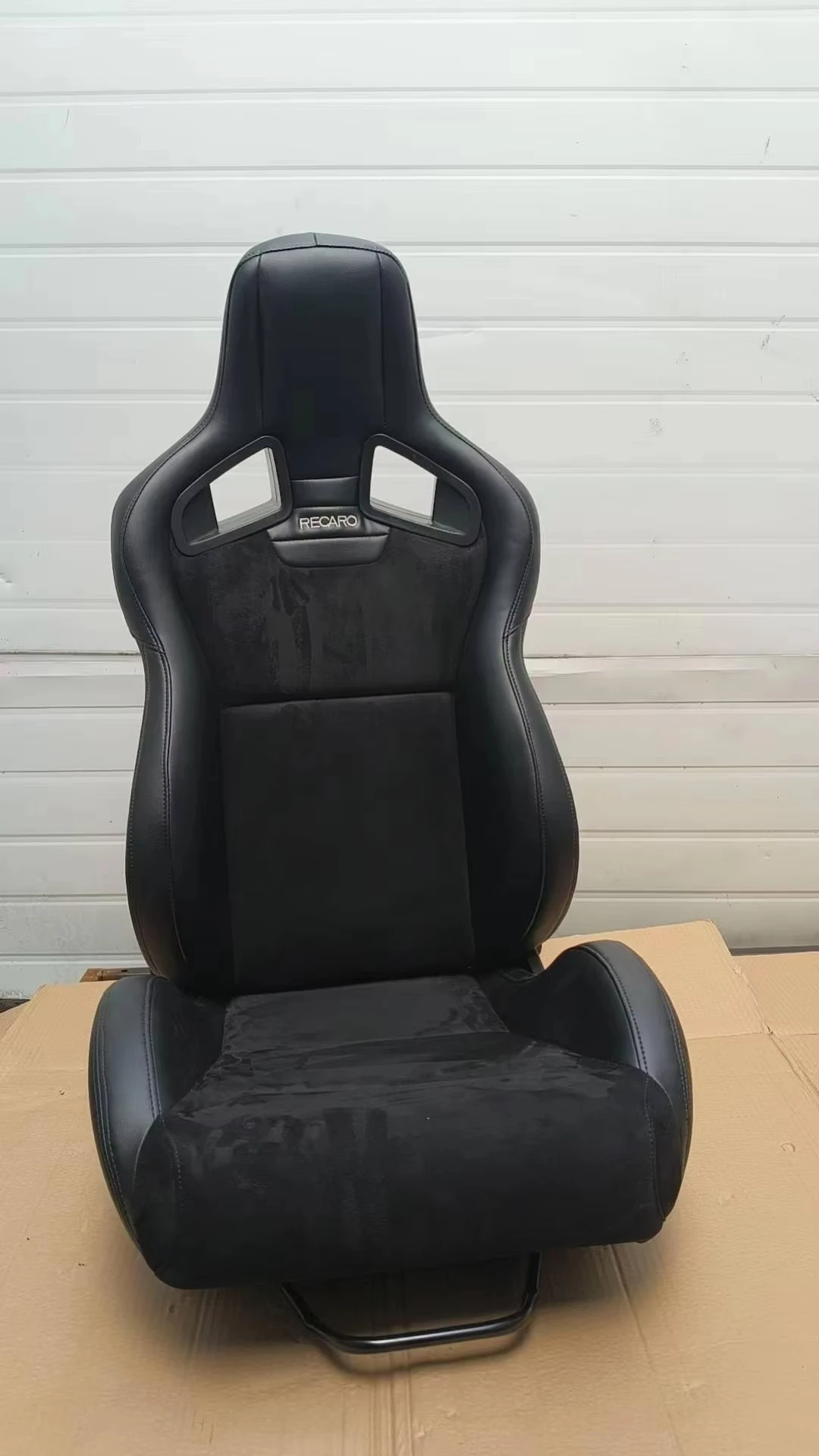 Universal RECARO Racing Bucket Seats CS Quick Release Reclining Sports Style Modified Car With Double Slider
Universal RECARO Racing Bucket Seats CS Quick Release Reclining Sports Style Modified Car With Double Slider