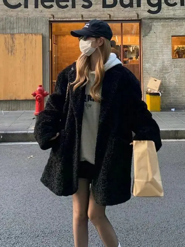 Женская зимняя куртка из искусственного меха Bla Lamb Fur Jaet, новая, свободного кроя, средней длины, теплая, для повседневной носки на улице, с длинными рукавами
Женская зимняя куртка из искусственного меха Bla Lamb Fur Jaet, новая, свободного кроя, средней длины, теплая, для повседневной носки на улице, с длинными рукавами