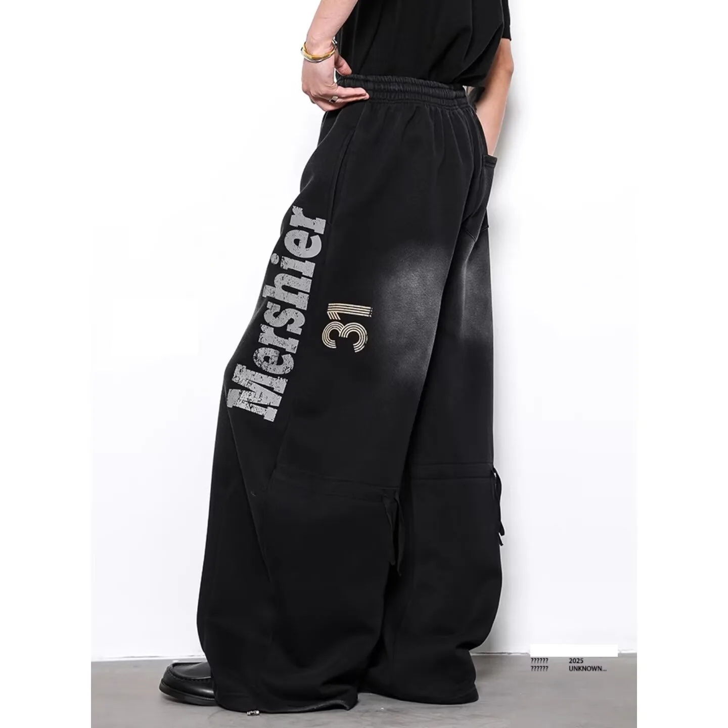 Retro American Washed Wide Leg Sports Pants Men's Loose Draped Gradient Casual Street Dance Pants Harajuku Style Polyester Fiber
Retro American Washed Wide Leg Sports Pants Men's Loose Draped Gradient Casual Street Dance Pants Harajuku Style Polyester Fiber