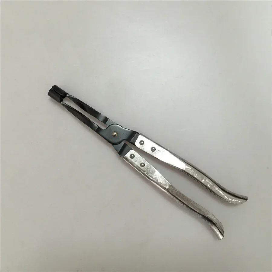 For valve spring clamp /seal disassembly / spring compressor / gasket replacement clamp / overhead clamp Free
For valve spring clamp /seal disassembly / spring compressor / gasket replacement clamp / overhead clamp Free