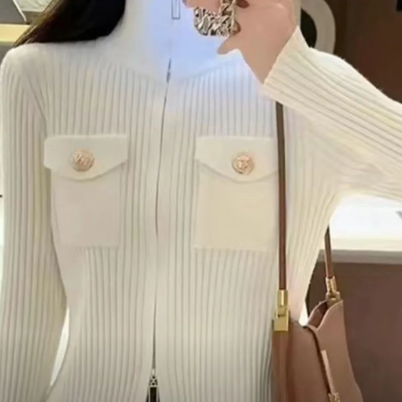 Весенне-осенний тонкий и узкий нижний свитер, женский осенне-зимний свитер 2025 года, новый вязаный кардиган с воротником-поло на молнии, куртка 
Весенне-осенний тонкий и узкий нижний свитер, женский осенне-зимний свитер 2025 года, новый вязаный кардиган с воротником-поло на молнии, куртка