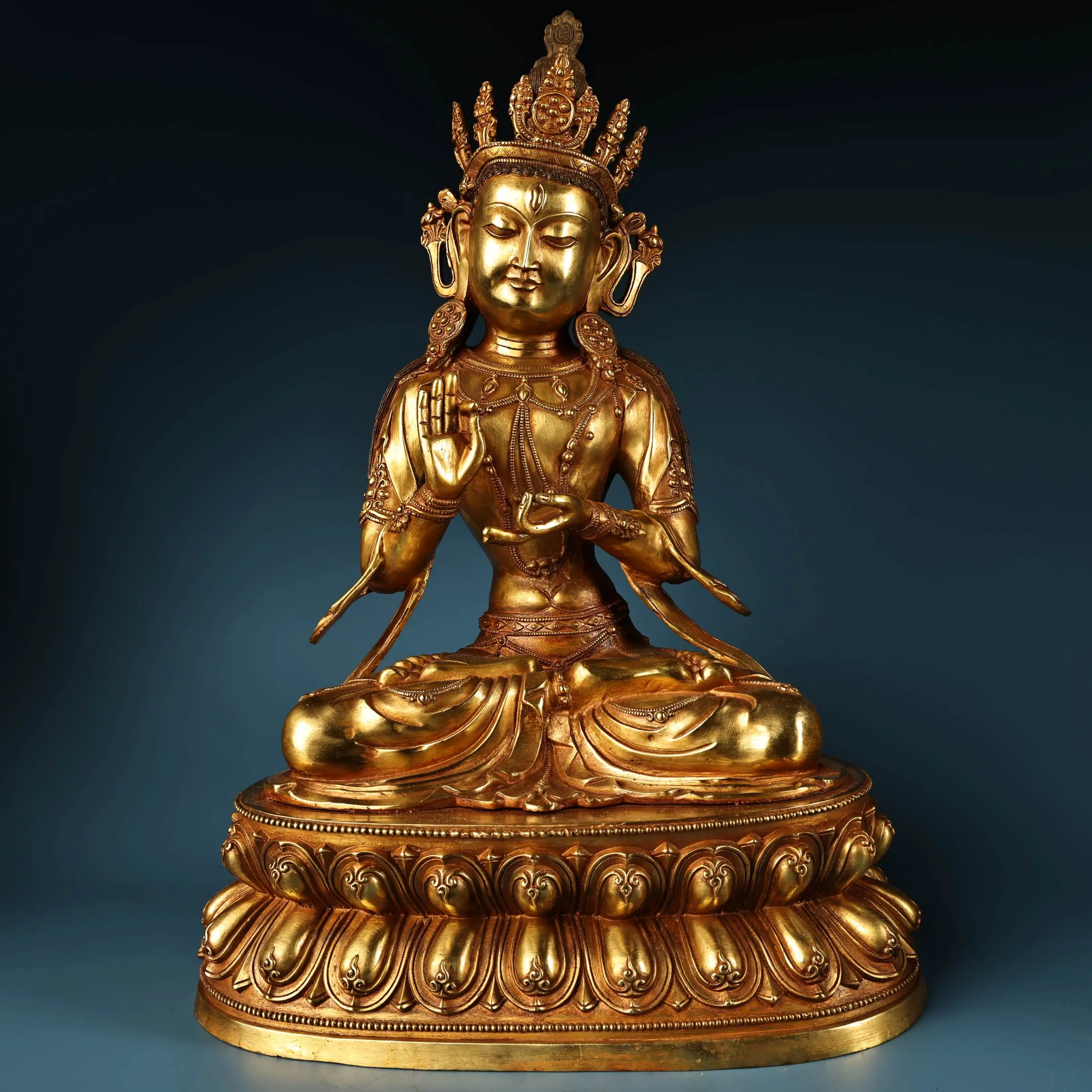 21"Tibetan Temple Collection Old Bronze Gilded High Relief White Tara Sitting Buddha Lotus Terrace Amitabha Worship Hall
21"Tibetan Temple Collection Old Bronze Gilded High Relief White Tara Sitting Buddha Lotus Terrace Amitabha Worship Hall