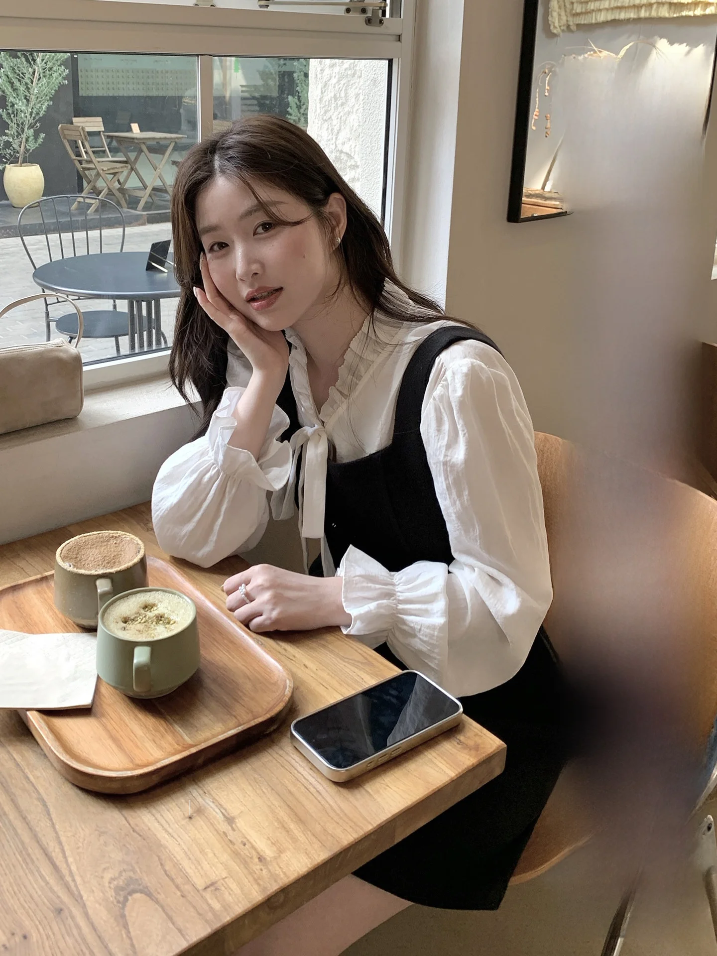 Korean Style Simple Commuter Shirt Miao Woven White Four Seasons Model Matching Bow Tie Lace Fashionable Cotton Bubble Sleeve
Korean Style Simple Commuter Shirt Miao Woven White Four Seasons Model Matching Bow Tie Lace Fashionable Cotton Bubble Sleeve