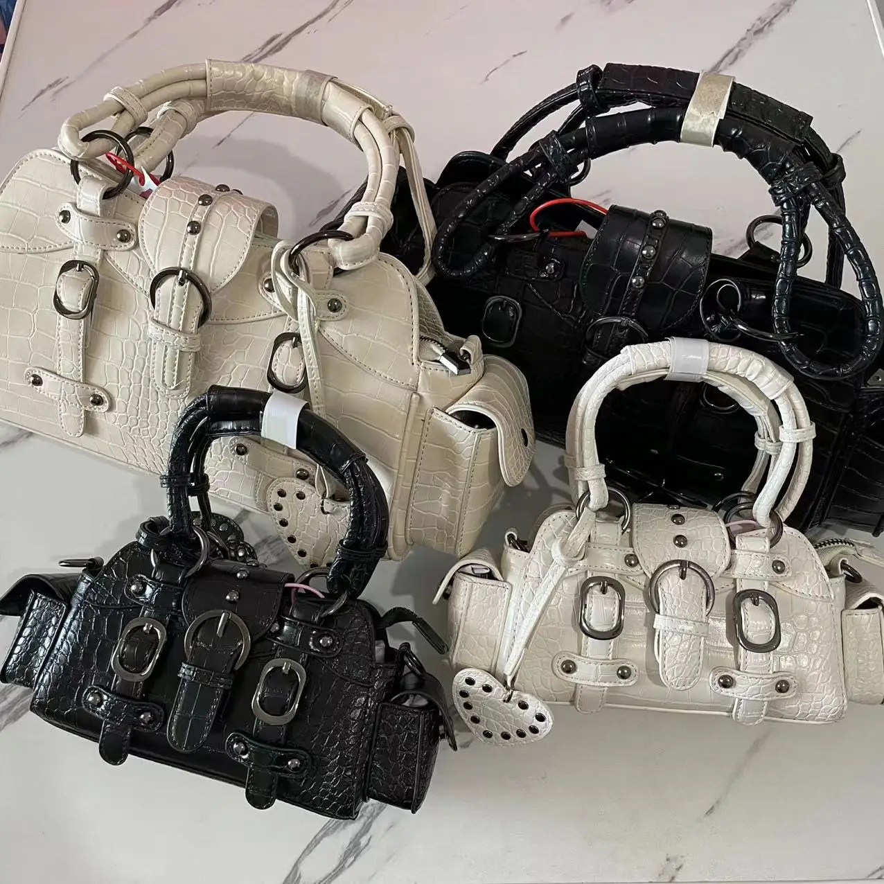 Designer Brand Retro Crocodile Rivet Carry Large Capacity Handbags for Women Сумка Женская Hot Selling
Designer Brand Retro Crocodile Rivet Carry Large Capacity Handbags for Women Сумка Женская Hot Selling