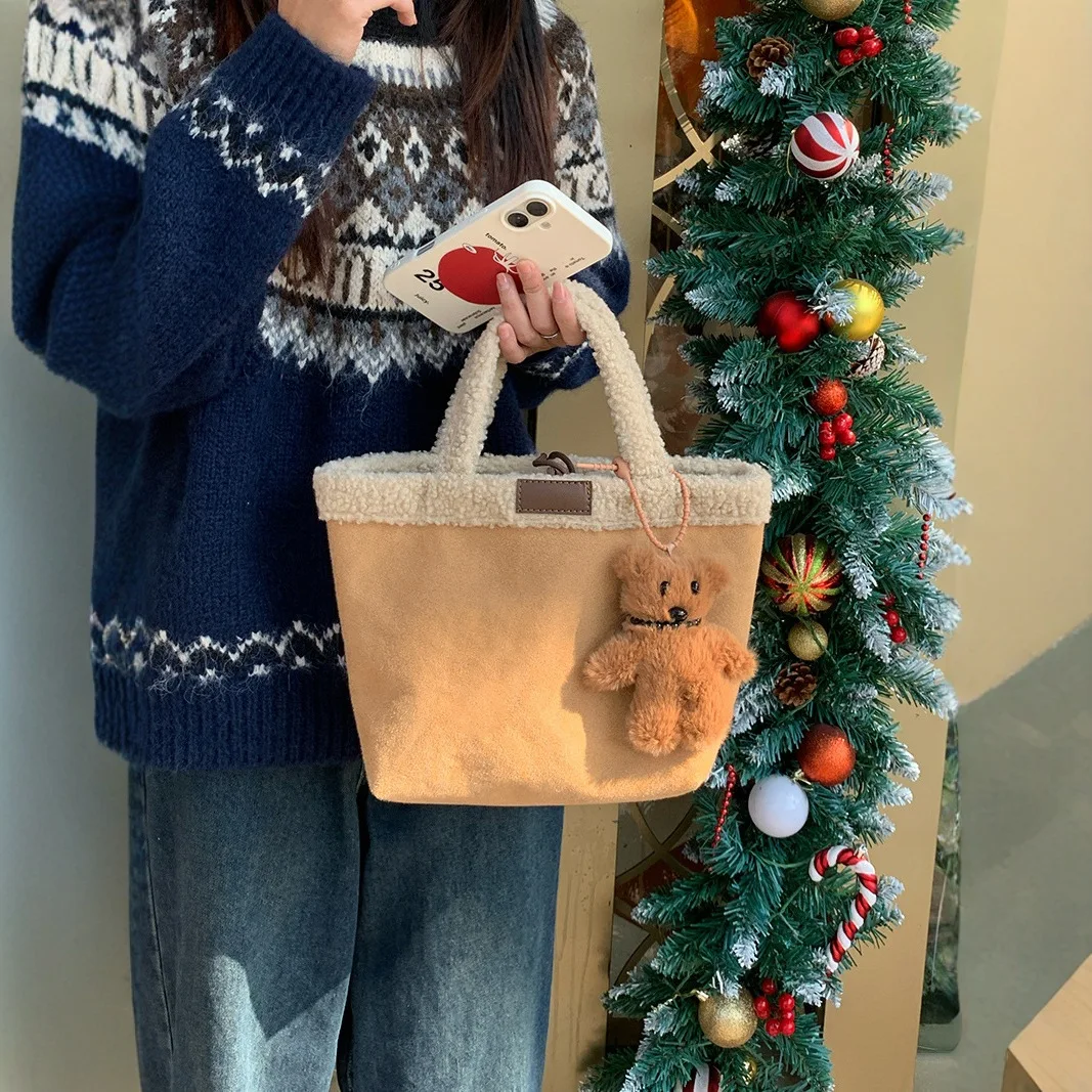 Korean Niche Fashion Versatile Plush Tote Bag Retro Cute Women's Handbag Simple Casual Daily Commuting
Korean Niche Fashion Versatile Plush Tote Bag Retro Cute Women's Handbag Simple Casual Daily Commuting