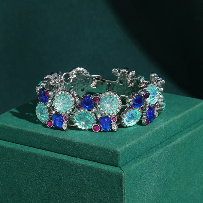 Vintage Ice Blue Pumpkin Charm Bracelets Rhinestone Crystals Decoration Accessories Women Jewelry Luxury Christmas 2026 Gifts
Vintage Ice Blue Pumpkin Charm Bracelets Rhinestone Crystals Decoration Accessories Women Jewelry Luxury Christmas 2026 Gifts