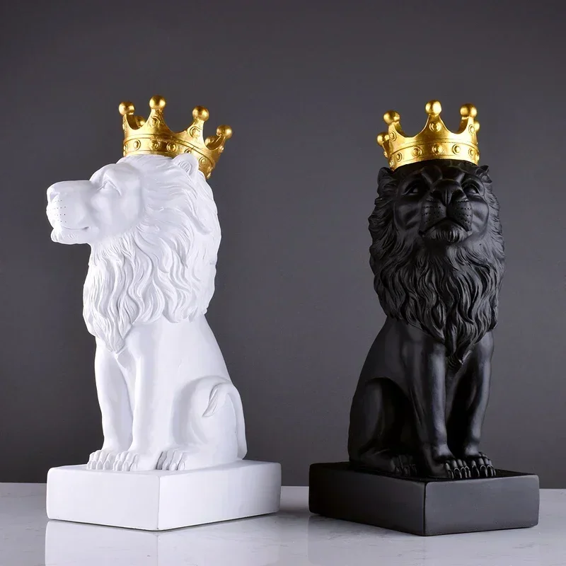 Nordic Resin Crown Lion Ornaments Crafts Accessories Home Livingroom Table Figurine Artwork Office Desk Statue Decoration Gifts 
Nordic Resin Crown Lion Ornaments Crafts Accessories Home Livingroom Table Figurine Artwork Office Desk Statue Decoration Gifts