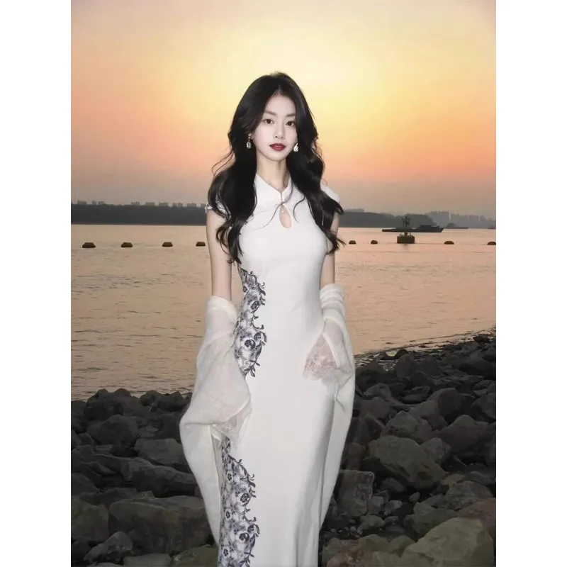 2025 summer new blue and white porcelain cheongsam, national style temperament waist white dress
2025 summer new blue and white porcelain cheongsam, national style temperament waist white dress
