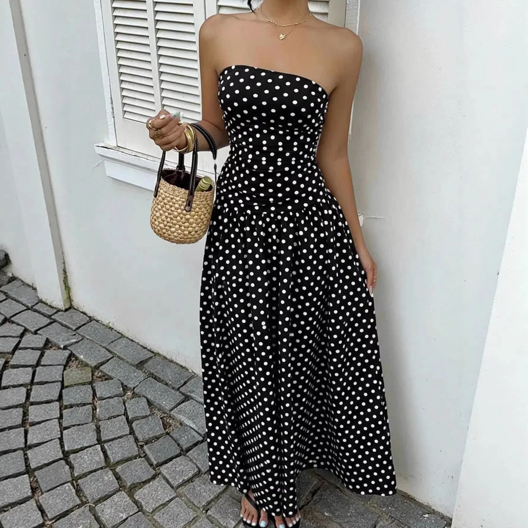 2026 Summer Ladies New Sexy Off-the-Shoulder Polka Dot A-Line Elegant Waist Slimming Dress Evening Gown
2026 Summer Ladies New Sexy Off-the-Shoulder Polka Dot A-Line Elegant Waist Slimming Dress Evening Gown