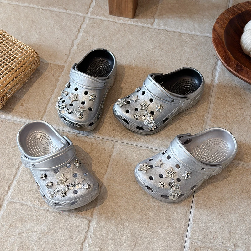 Kids EVA Slippers Summer Thick Bottom Rhinestone Girls Causal Sandals Outdoor Hollow-out Children's Breathable Beach Slippers
Kids EVA Slippers Summer Thick Bottom Rhinestone Girls Causal Sandals Outdoor Hollow-out Children's Breathable Beach Slippers