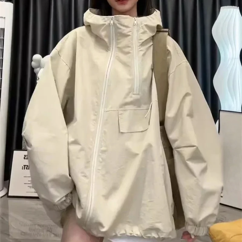 Fashionable and High-end Hooded Assault Suit for Women in Spring Autumn 2025 New Loose Casual Windbreaker Jacket Small Jacket
Fashionable and High-end Hooded Assault Suit for Women in Spring Autumn 2025 New Loose Casual Windbreaker Jacket Small Jacket