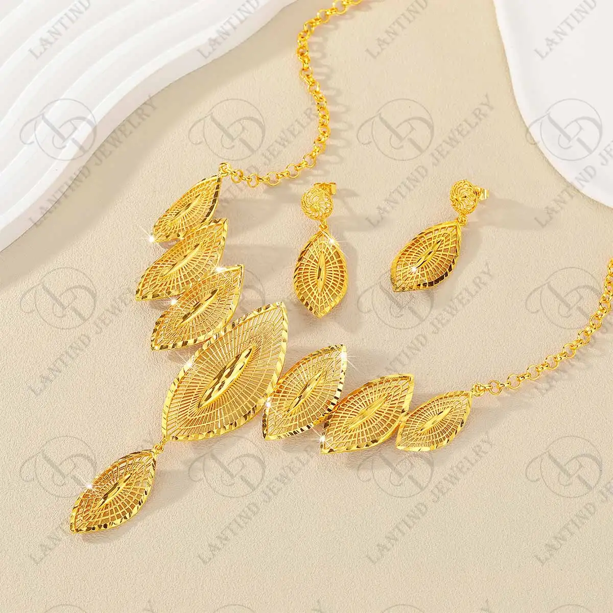 As00108 Dubai Elegant Ladies 24K Gold-Plated Fashion Leaf Exquisite Necklace Party Matchinging Dress Handmade Gift Earrings Ethiopian Bridal Jewelry Set for Women
As00108 Dubai Elegant Ladies 24K Gold-Plated Fashion Leaf Exquisite Necklace Party Matchinging Dress Handmade Gift Earrings Ethiopian Bridal Jewelry Set for Women