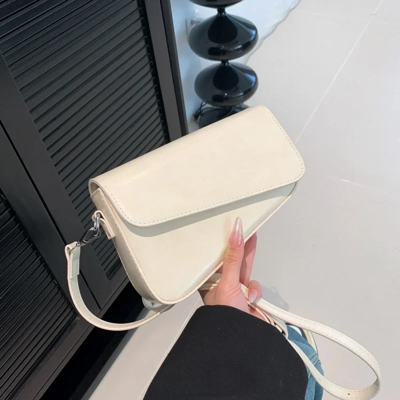 Fashion Simple Small Square Shoulder Bags Solid Versatile High Quality Crossbody Bags for Women 2024 Designer New Style
Fashion Simple Small Square Shoulder Bags Solid Versatile High Quality Crossbody Bags for Women 2024 Designer New Style
