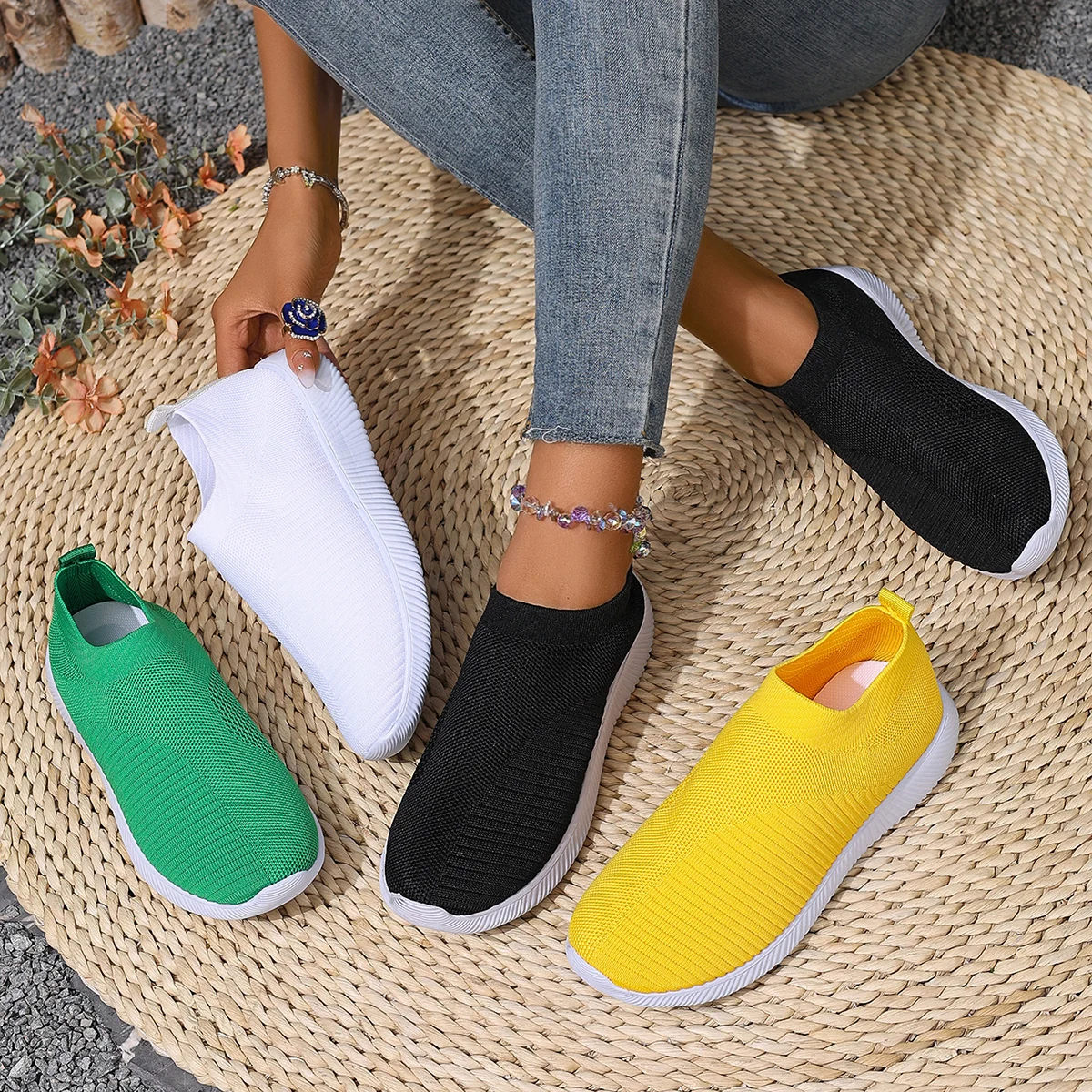 Ladies Casual Shoes Lightweight Comfortable Sneakers Outdoor Walking Shoes Solid Color Soft Sole Slip-On Flats Sneakers Women
Ladies Casual Shoes Lightweight Comfortable Sneakers Outdoor Walking Shoes Solid Color Soft Sole Slip-On Flats Sneakers Women
