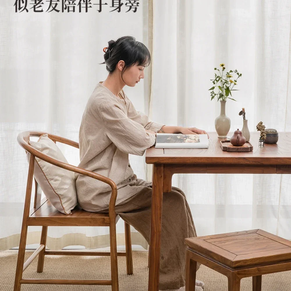 Набор из восьми неувядающих планшетов и стульев, старомодный квадратный обеденный стол для восьми человек 
Набор из восьми неувядающих планшетов и стульев, старомодный квадратный обеденный стол для восьми человек