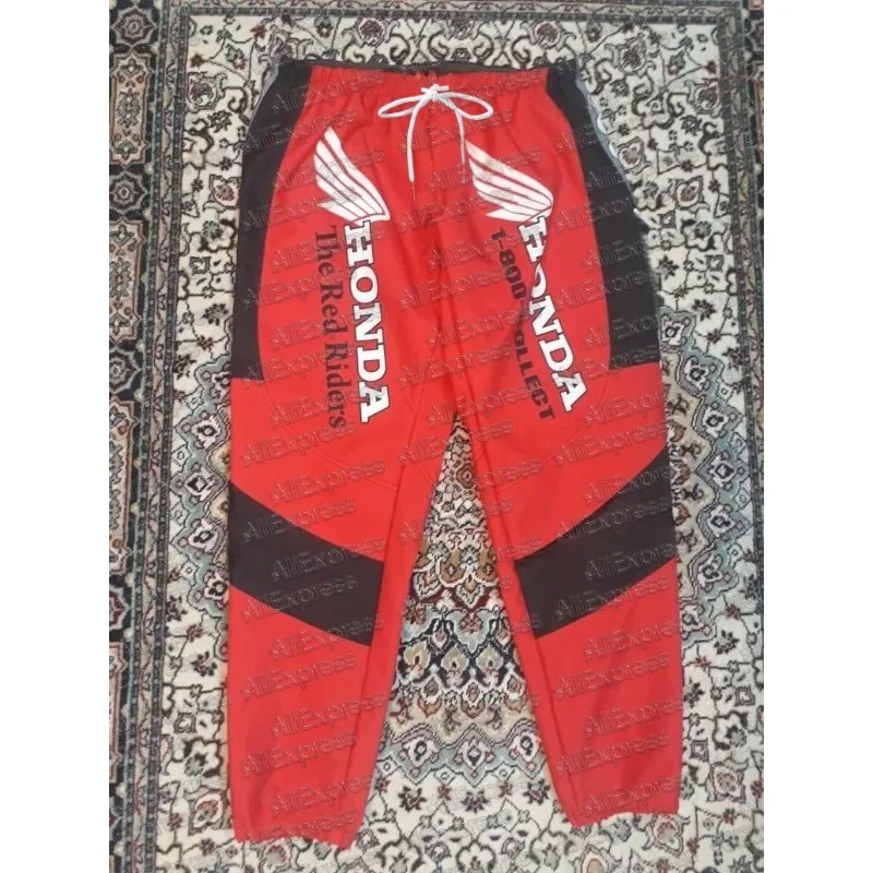 Honda 2025 г., мужские модные повседневные брюки, быстросохнущие спортивные спортивные штаны для гонок на мотоциклах, легкая одежда, осень/лето, уличные длинные брюки
Honda 2025 г., мужские модные повседневные брюки, быстросохнущие спортивные спортивные штаны для гонок на мотоциклах, легкая одежда, осень/лето, уличные длинные брюки