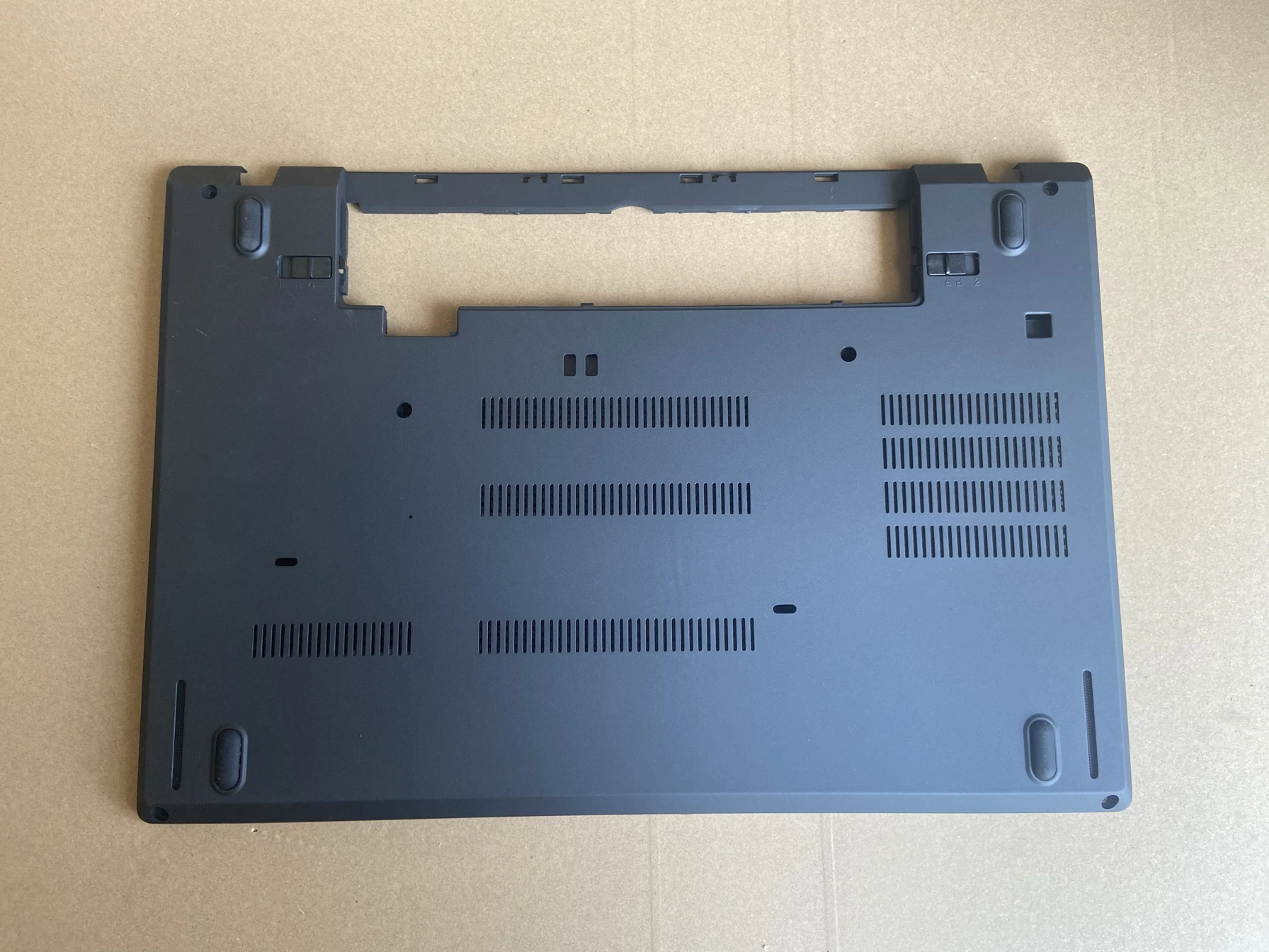 Новые запасные части 01YR485, черный для ноутбука ThinkPad T480, нижняя часть корпуса, нижняя крышка D Shell
Новые запасные части 01YR485, черный для ноутбука ThinkPad T480, нижняя часть корпуса, нижняя крышка D Shell