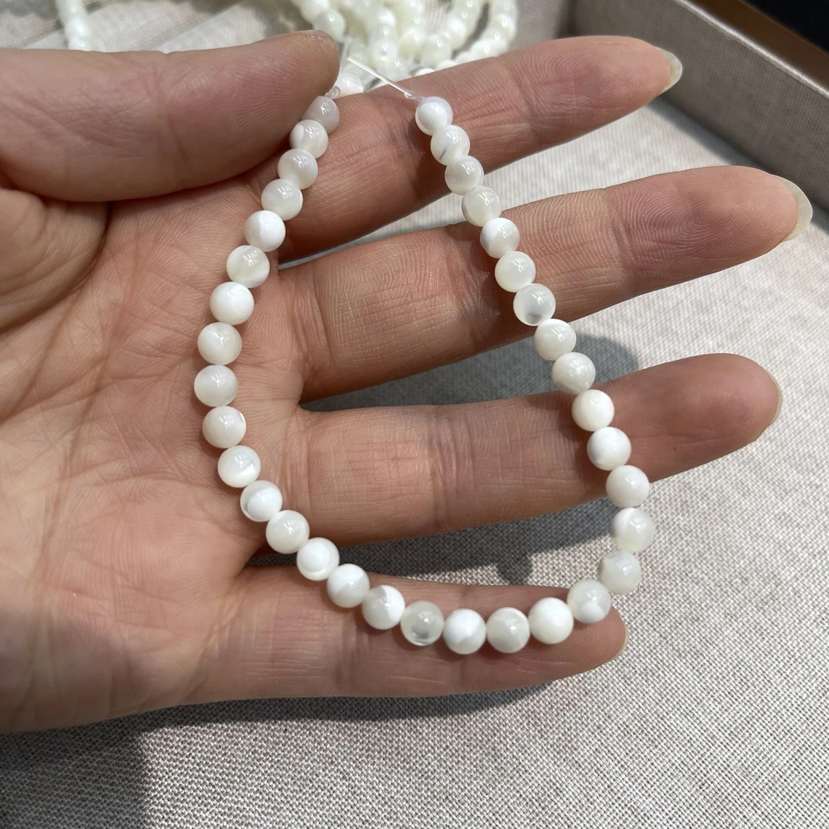 5x5mm 18cm Natural Freshwater Horseshoe Conch Shell White Round Bead Jewelry Make DIY Necklace Bracelet Earring Accessory Women
5x5mm 18cm Natural Freshwater Horseshoe Conch Shell White Round Bead Jewelry Make DIY Necklace Bracelet Earring Accessory Women