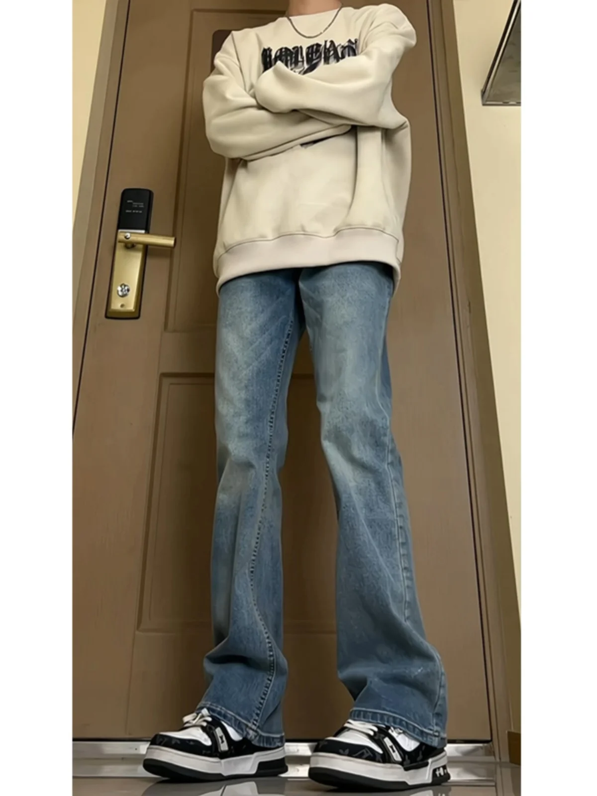 American Retro Light Blue Denim Jeans Men's Autumn Winter Trendy High Street Vibe Flared Pants Straight Leg Cotton Blend
American Retro Light Blue Denim Jeans Men's Autumn Winter Trendy High Street Vibe Flared Pants Straight Leg Cotton Blend